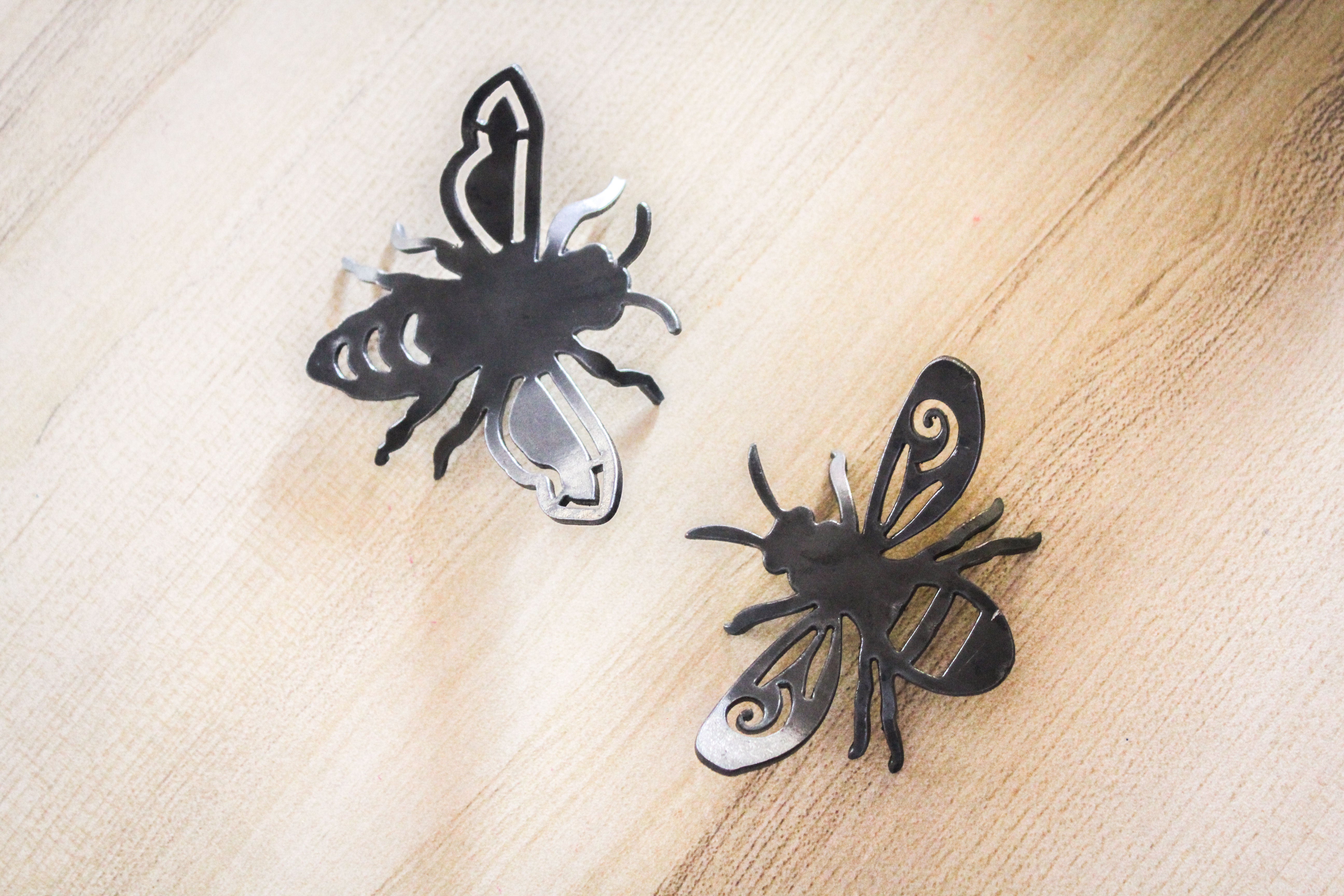 BeeDo Metal Laser Cut Sculptured Paper Weight